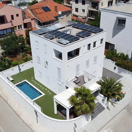 ゲストハウス Doel ザダル